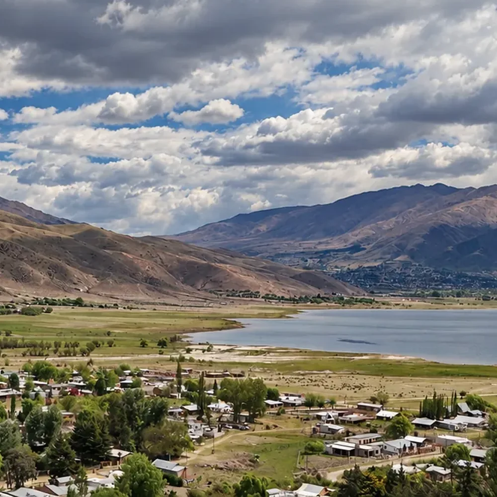 Vista aérea de El Mollar y el embalse La Angostura